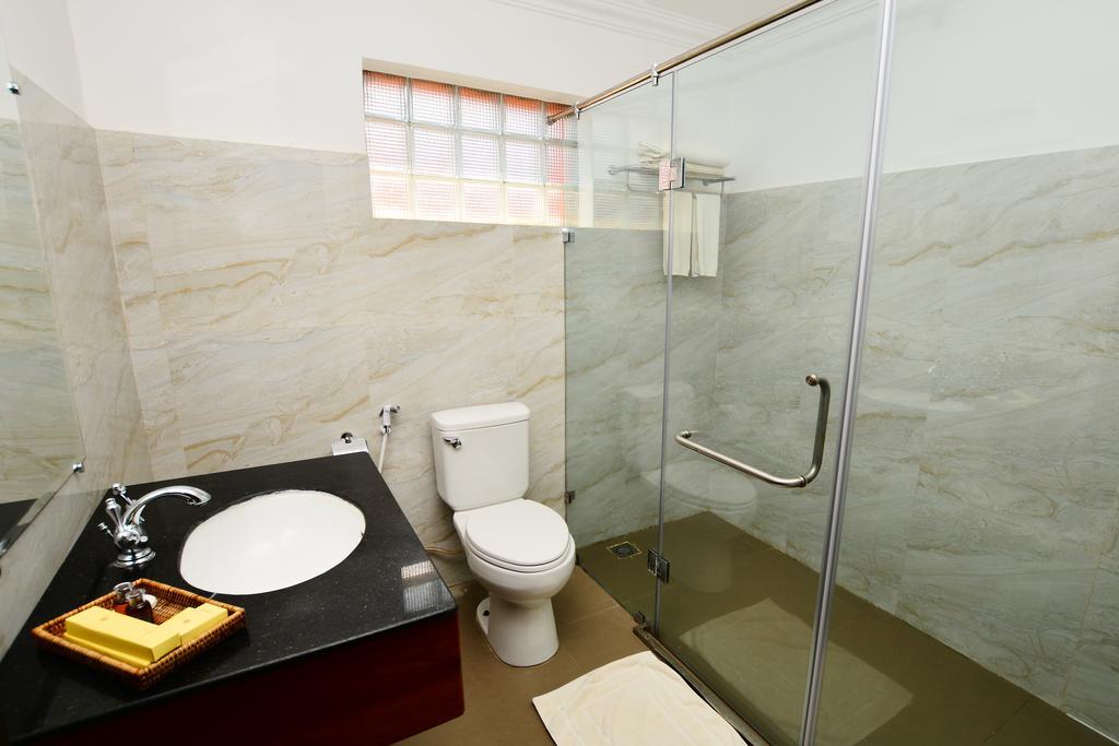 The Manor Hotel Nyaung Shwe Bagian luar foto