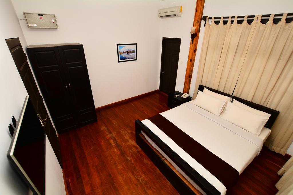 The Manor Hotel Nyaung Shwe Bagian luar foto
