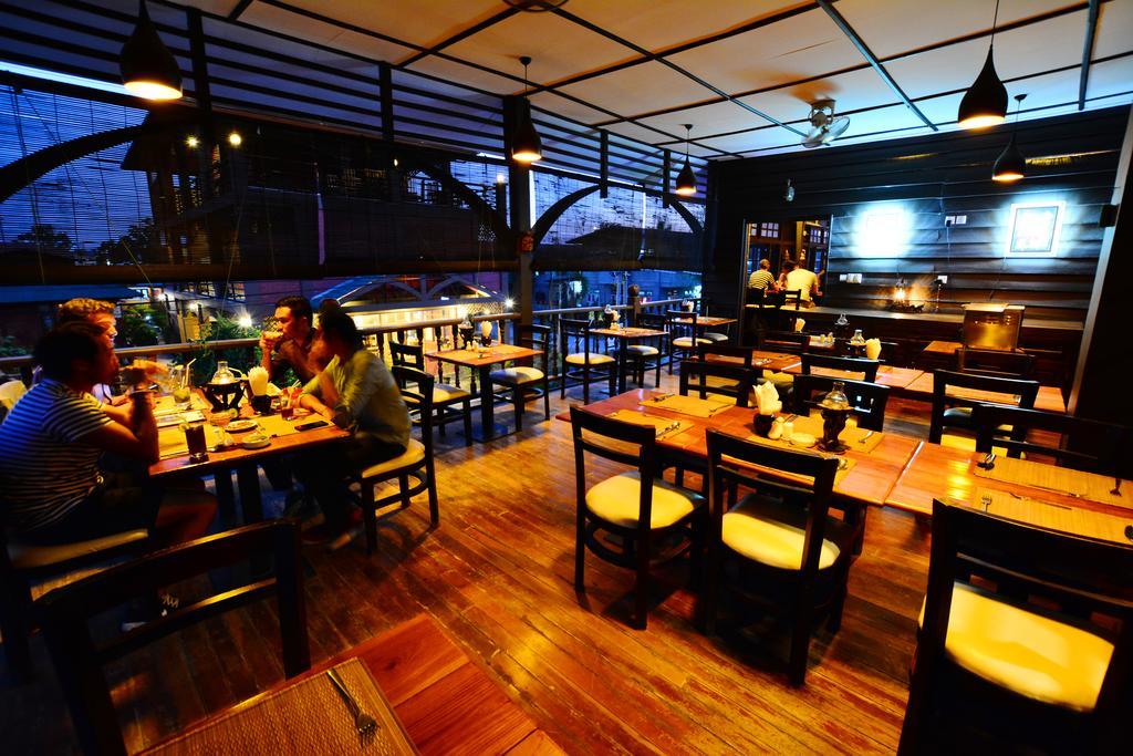 The Manor Hotel Nyaung Shwe Bagian luar foto